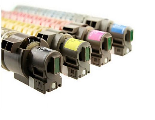Cartouche de toner Ricoh conçue pour les imprimantes SPC810 811, offrant une capacité de toner complète et une puce avec des matières premières de qualité AAA